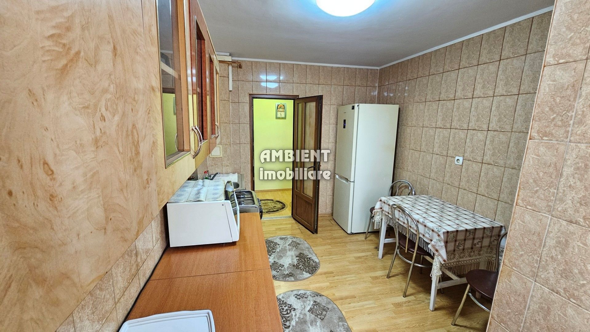 Apartament cu 3 camere, etaj 1, mobilat si utilat, zona CENTRU; - Poză 4