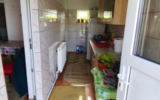 Casa curte cu teren 1600 mp Manolache - Poză 11