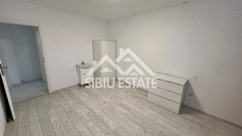 Spatiu comercial LA PRET DE APARTAMENT in Sibiu cu s. utila 56 mp.- Zona Rahovei - Poză 5