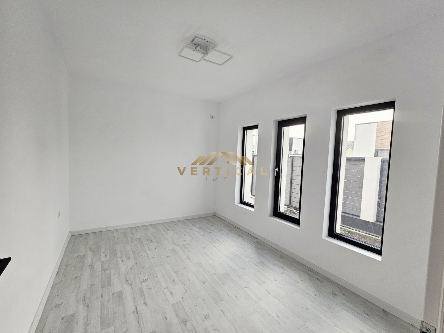 Casa Premium parter | 4 camere | comuna Berceni - Poză 8