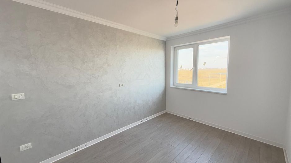 3 camere. Decomandat. Loc de parcare. - Poză 8