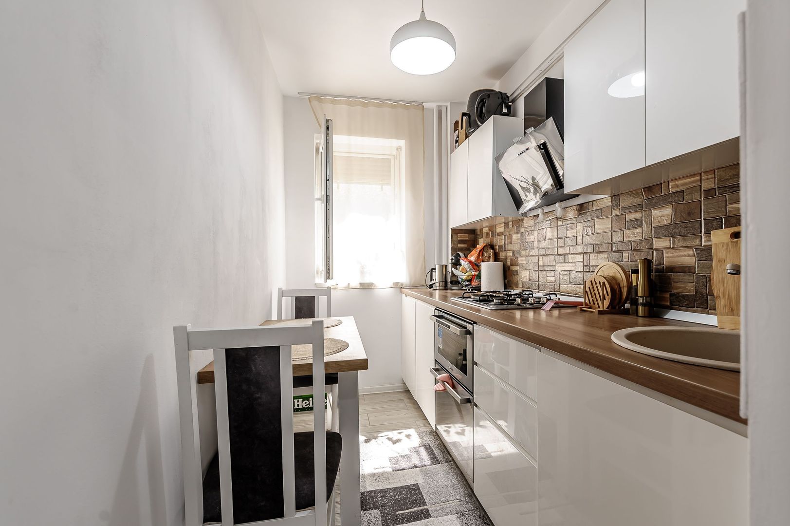 REZERVAT Locuința ideală pentru început de drum, mobilat și utilat. - Poză 6