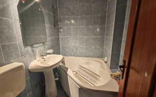 Vand apartament 3 camere, semidecomandat, str. Liviu Rebreanu - Poză 4