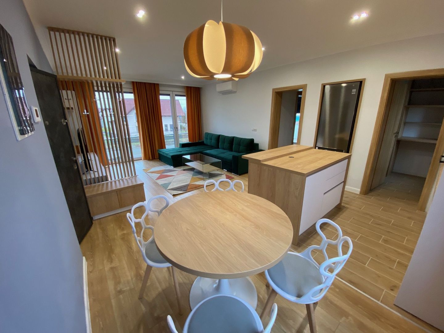 Apartament la prima inchiriere în Dumbravita - Poză 3