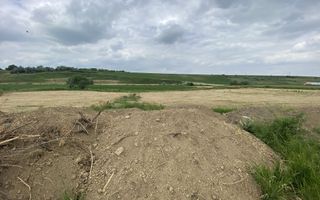 Teren de vânzare 1800 mp cu utilități disponibile în Letcani - Poză 5