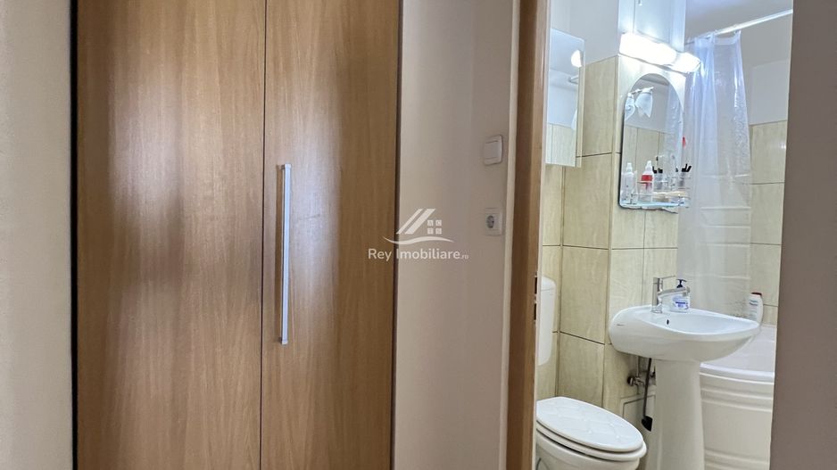Zona Cireșica/Apartament 3 camere/2băi,balcon,logie,cămară,debara - Poză 9