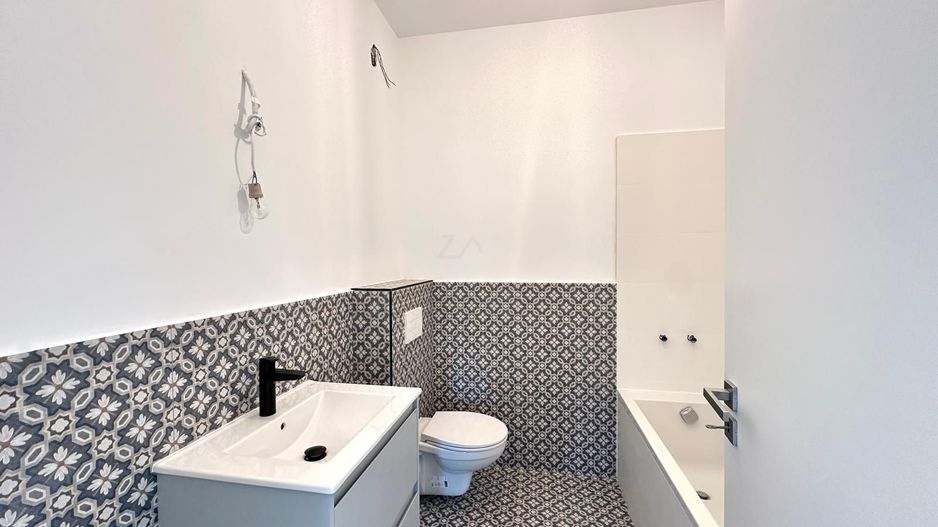 Bloc finalizat. Finisaje superioare. Loc de parcare. - Poză 5