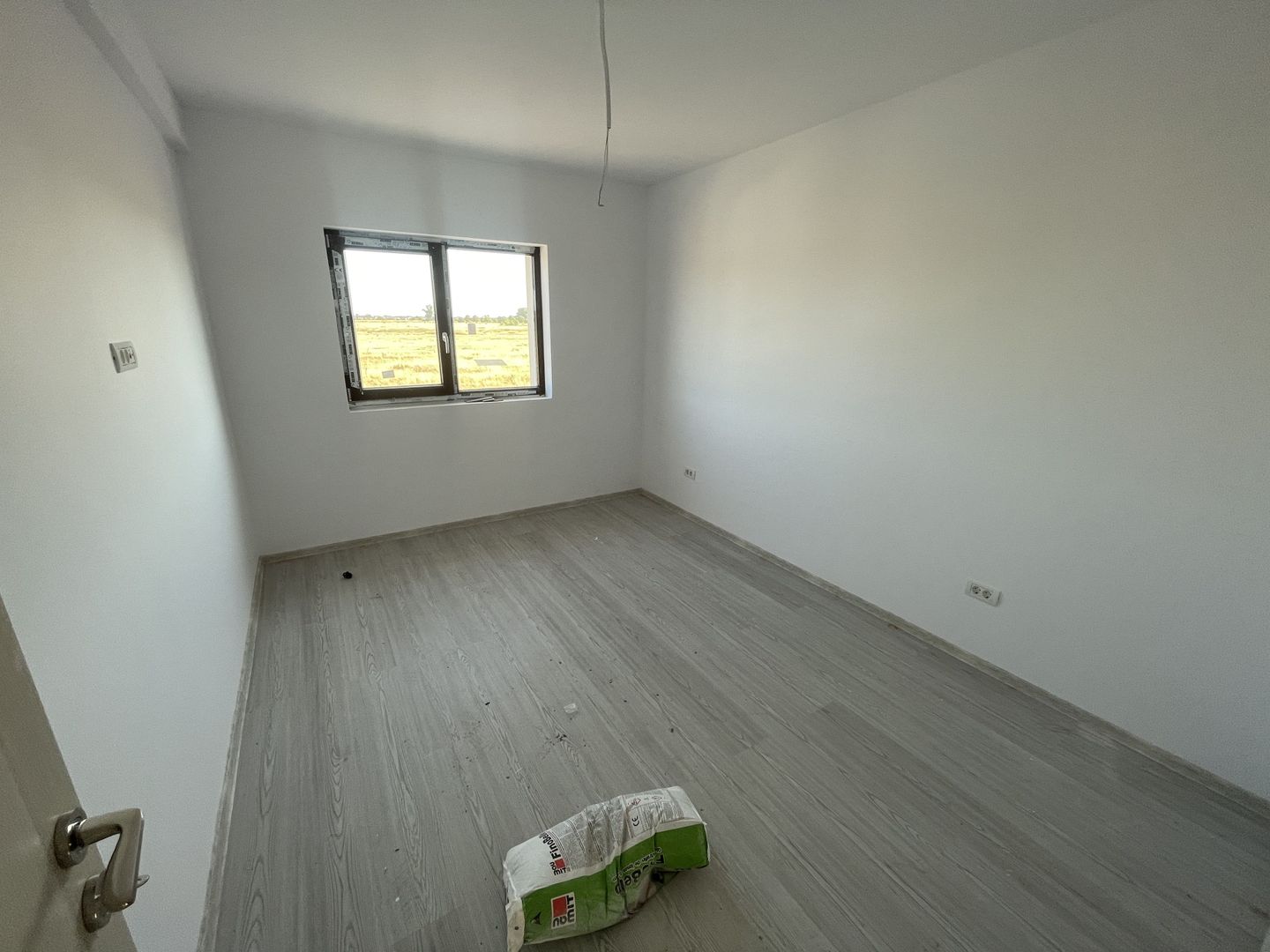 Giroc-Bld. Aviatiei | 5 camere | 3 bai | Bucatarie inchisa - Poză 12