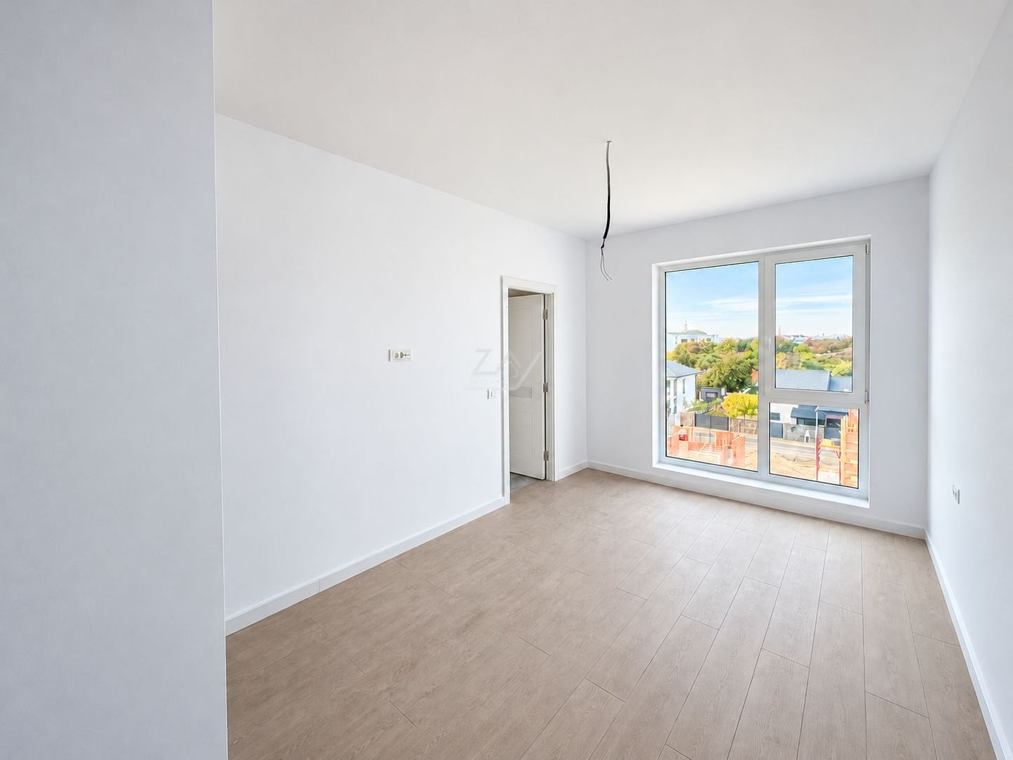 Apartament cu 3 camere si doua bai. Finisaje de calitate. Parcare - Poză 5