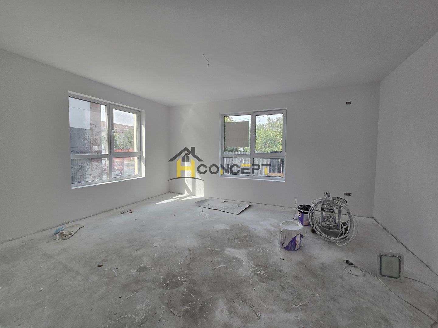 Vila finalizata, curte libera 185 mp,  loc de parcare, zona case - Poză 8