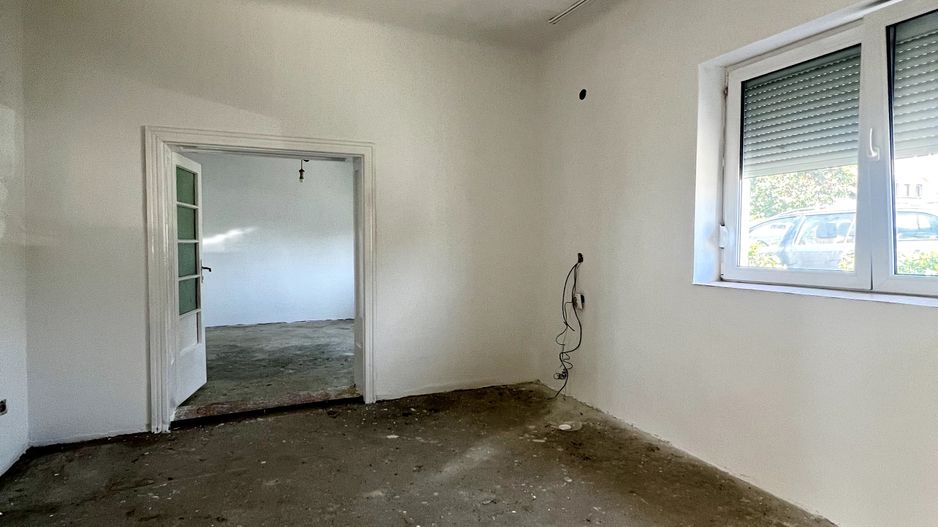 Casa in Oradea 1200 mp teren 400 mp cladiri - Poză 6