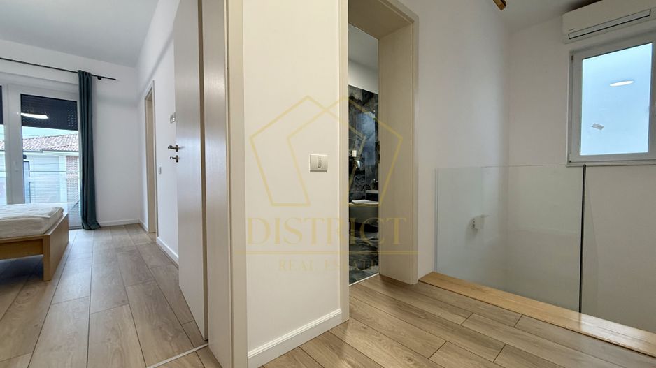 Duplex despartit prin garaj cu 5 camere  |  Dumbravita - Poză 7