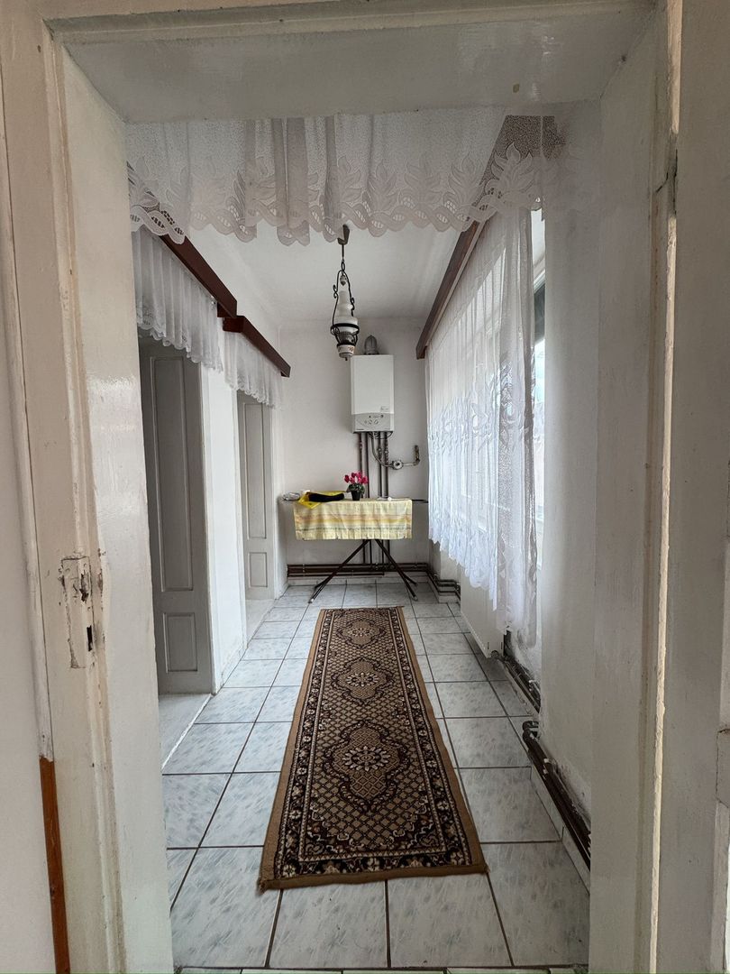 De vânzare Casă în Grădiște, curte + grădină proprie generoasă Arad - Poză 7