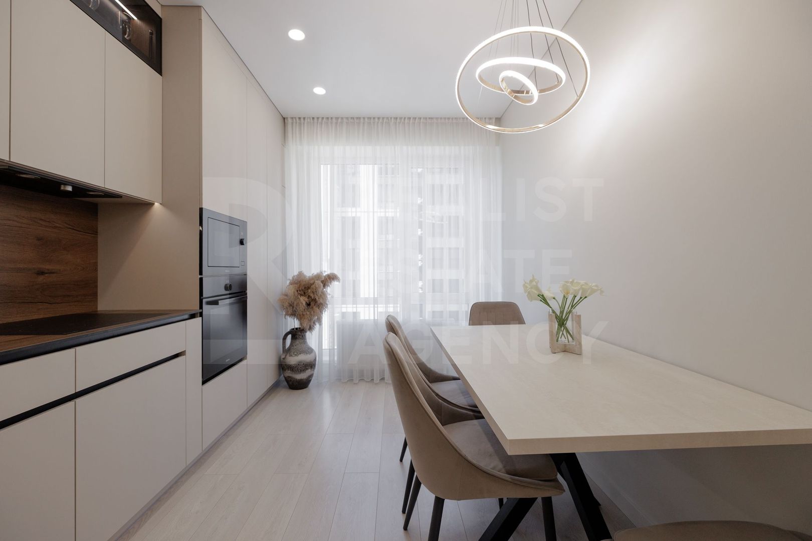 Vânzare, apartament, 3 camere, str. Calea Ieșilor, Sculeni - Poză 11