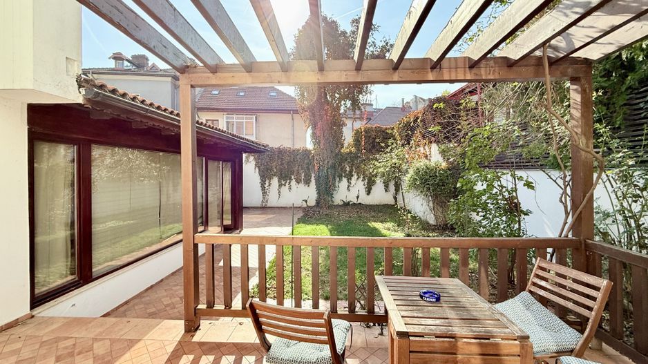 Vilă superbă | Cotroceni | 8 camere terasă și grădină - Poză 18