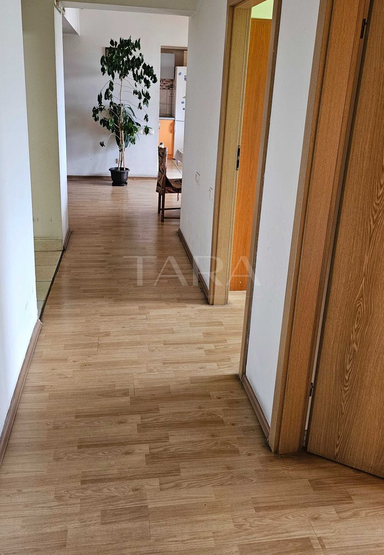 Apartament 3 camere,  zona Semicentrala - Poză 2