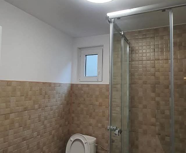 Cabană de vânzare-complet utilată, ideală pentru regim hotelier. - Poză 15