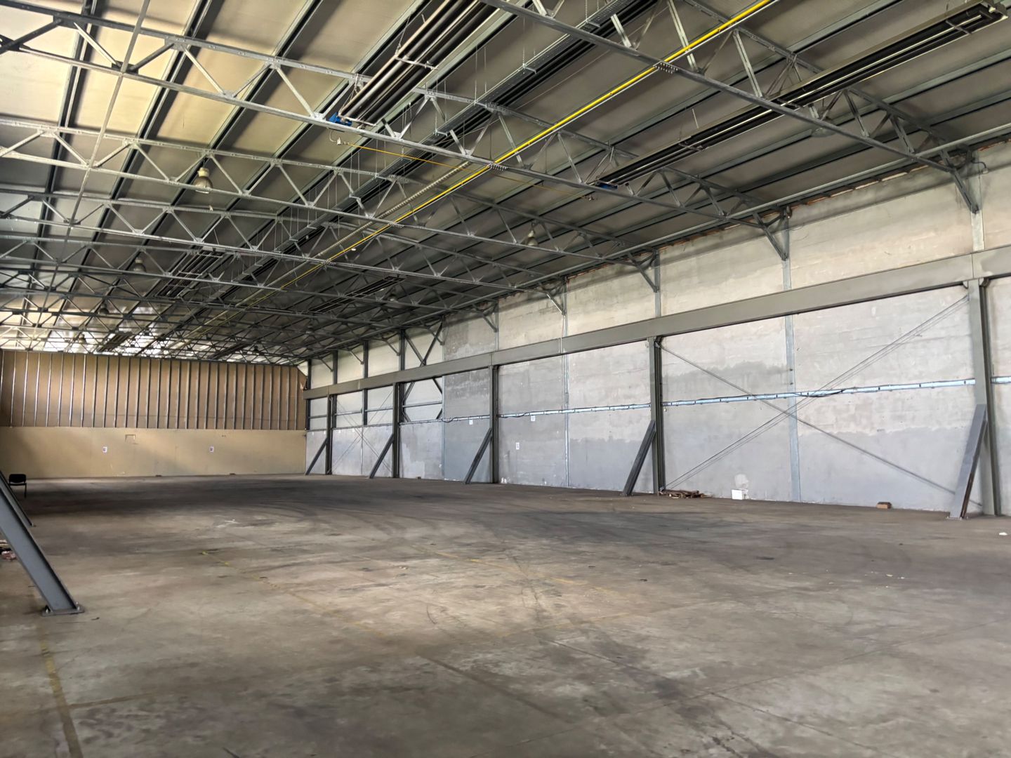 Depozit cu showroom de inchiriat de 1600 mp - Poză 8