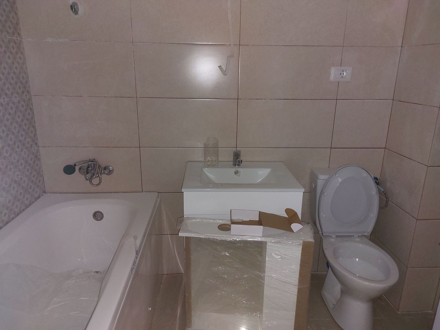 2 camere aproape metrou Berceni, preț promo, complex deosebit - Poză 9