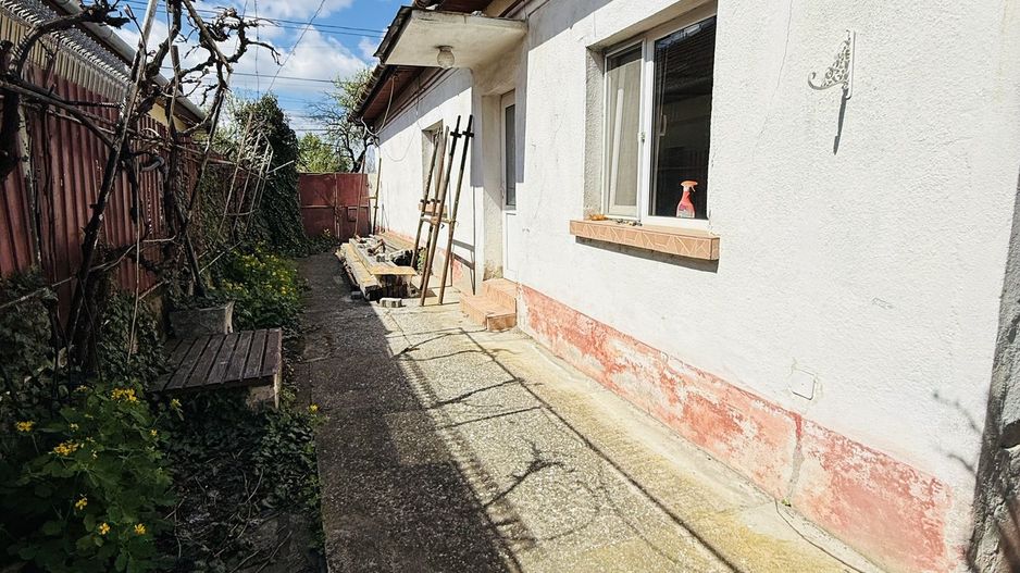 Ciarda Roșie | 2 case în curte | Teren 700 mp | Garaj | Toate utilitățile - Poză 3