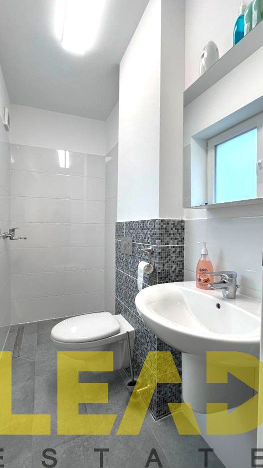 Casa renovata complet! 210 mp utili pe teren de 548 mp! - Poză 21