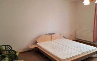 Apartament la casa, 2 camere, 80 mp utili, Centru, zona ANAF - Poză 2