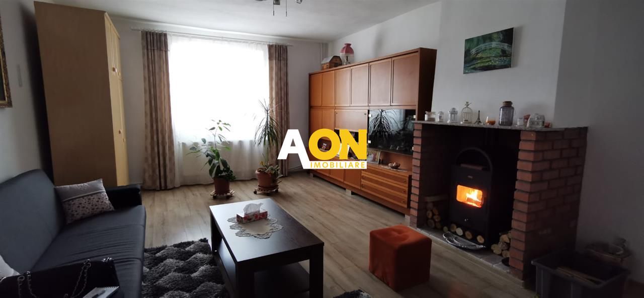 Casa in Centru zona linistita - Poză 1