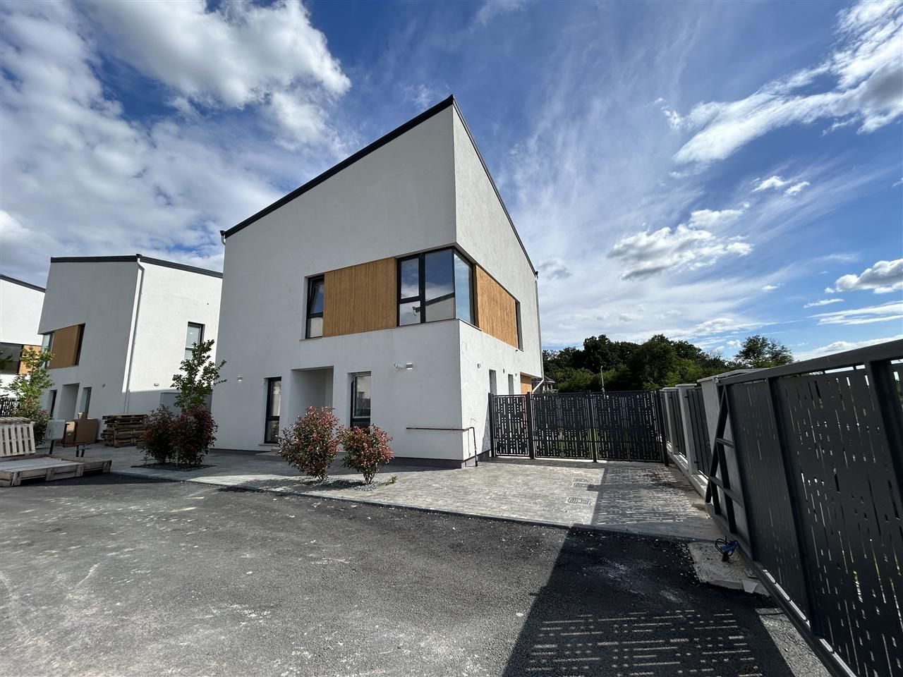 VILA INDIVIDUALA | TUNARI | MUTARE IMEDIATA - Poză 1