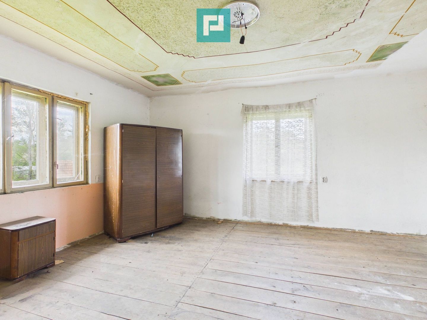 Casă cu teren de 17.681 mp, în loc. Hălmăgel, Arad - Poză 2