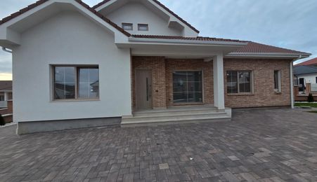 Casă modernă 4 camere – 160 mp | Curte amenajată | Finisaje la alegere