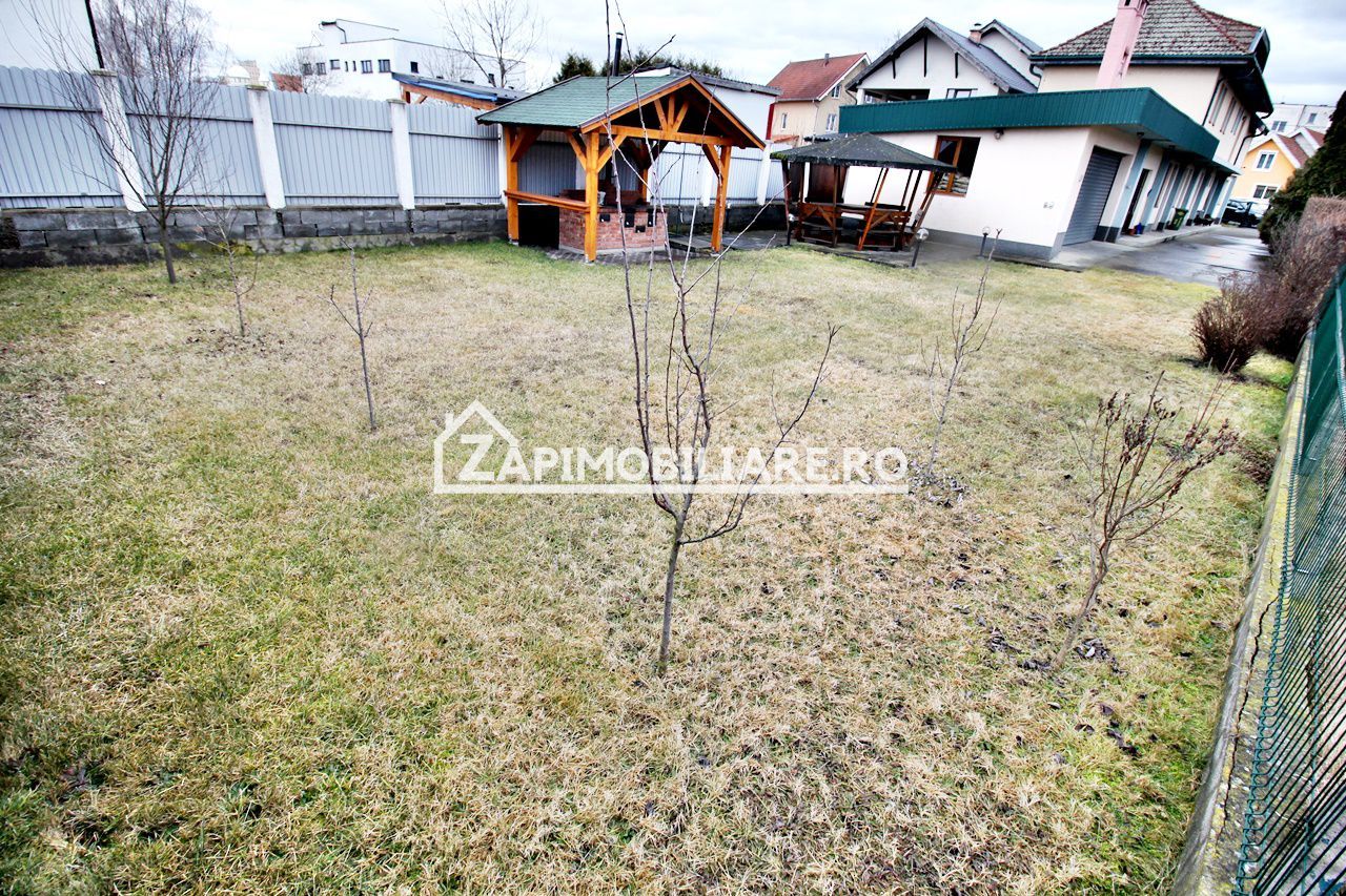 Casa+spatiu comercial cu trifazic,434 mp, 750 mp teren, - Poză 1