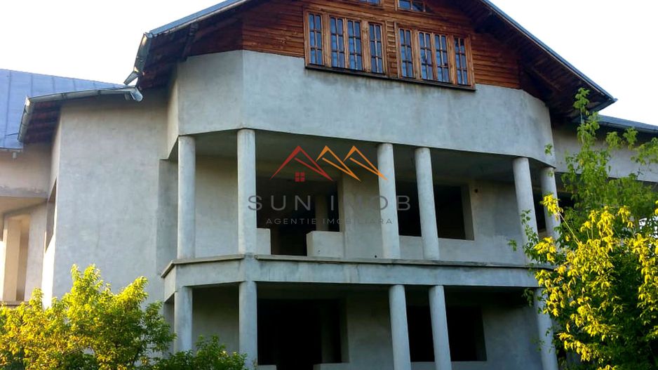 Vila D+P+E+M, teren 1950 mp, suprafata utila 621 mp, Campina, Prahova - Poză 2