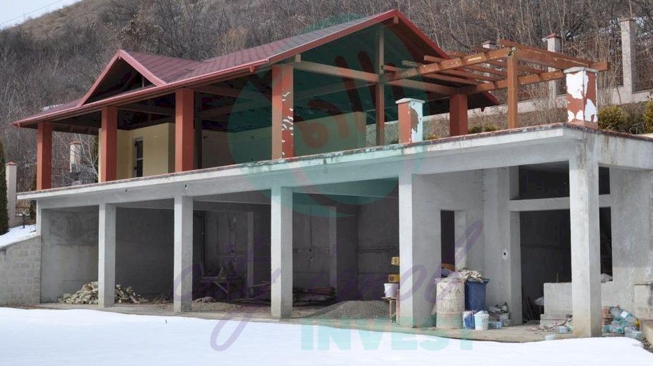 Vila spatioasa in zona exclusivista a orasului Piatra Neamt - Poză 9