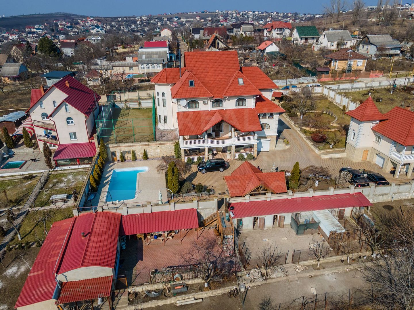 Vânzare casă de lux, 700 mp + 22 ari, situată în Tohatin - Poză 21