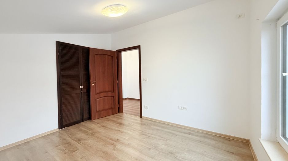 Casă de închiriat la liziera pădurii - Dumbrăvița - Poză 6