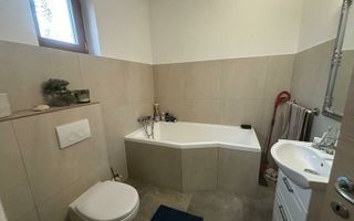 Vilă cu 4 camere de vânzare Dumbravita 144 mp - Poză 9