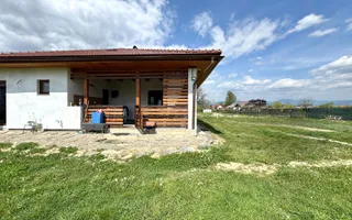 Casa de vanzare cu 14 Ari teren - Lapusel - Poză 18