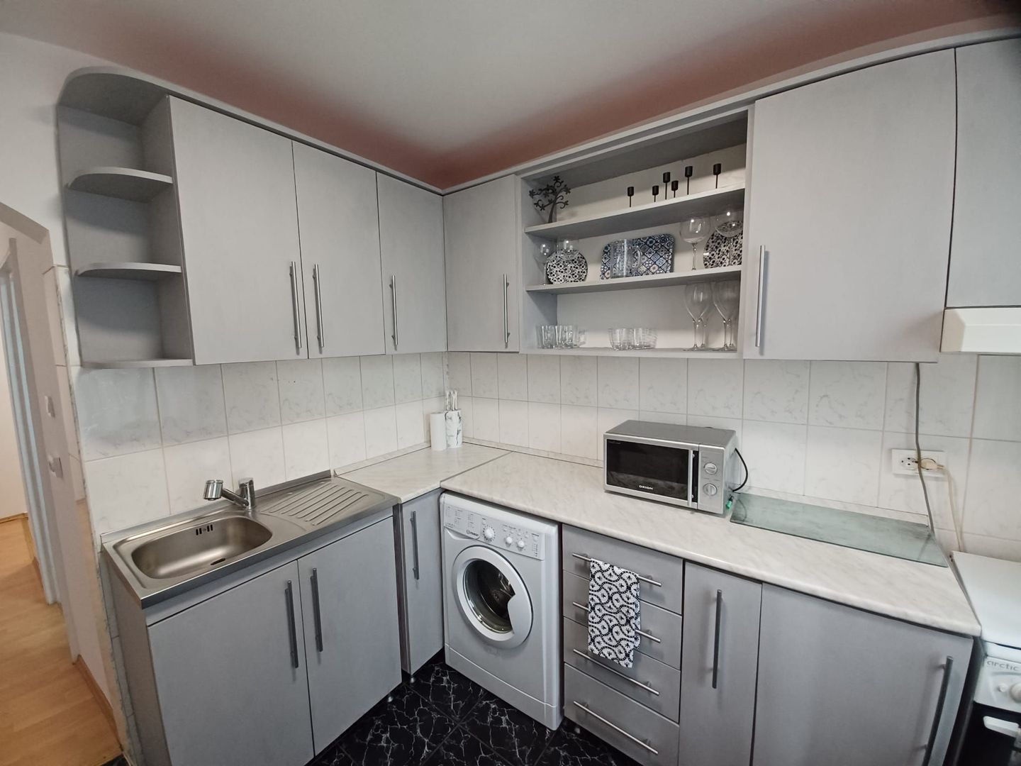 Chirie, 2 dormitoare, str. Sovata. 400 E/lună negociabil. Comision 0. - Poză 19