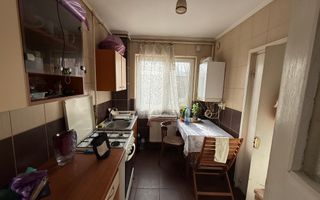 Apartament cu 3 camere central - Poză 4