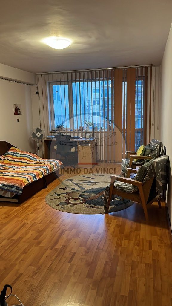 închiriez apartament cu o camera,  zona Farmec - Poză 1