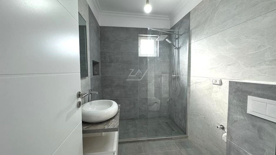 Decomandat. Etaj intermediar. Balcon mare. Loc de parcare. - Poză 6