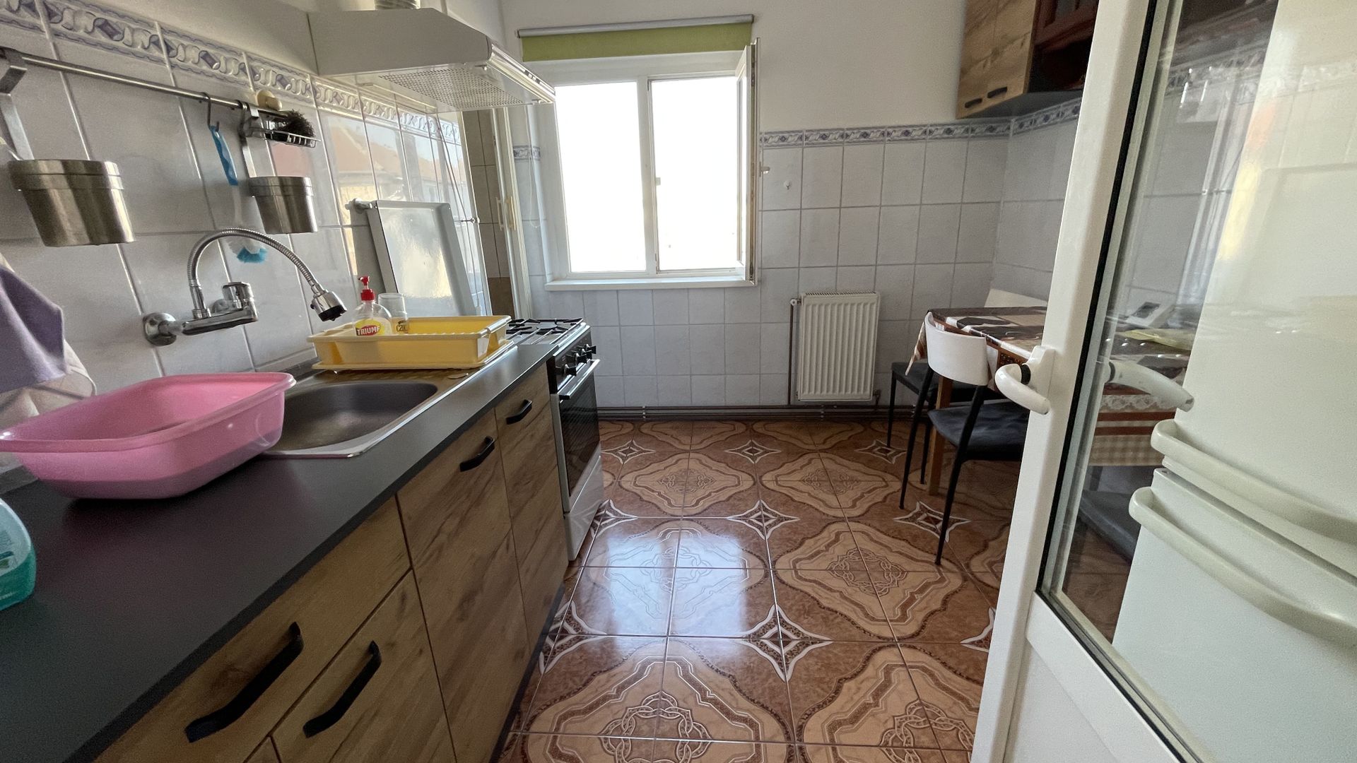 Apartament spațios cu două camere, etajul 4 cu acoperiș. - Poză 11