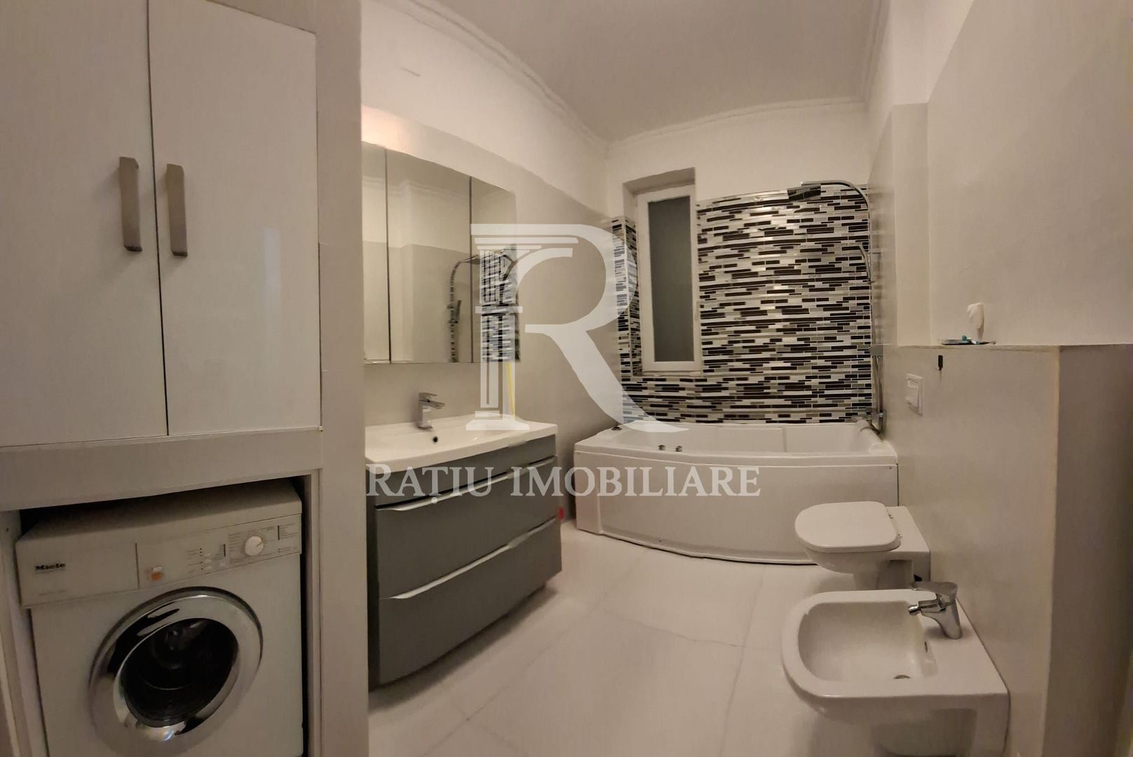 Apartament cu 3 camere | Central | Oradea - Poză 10