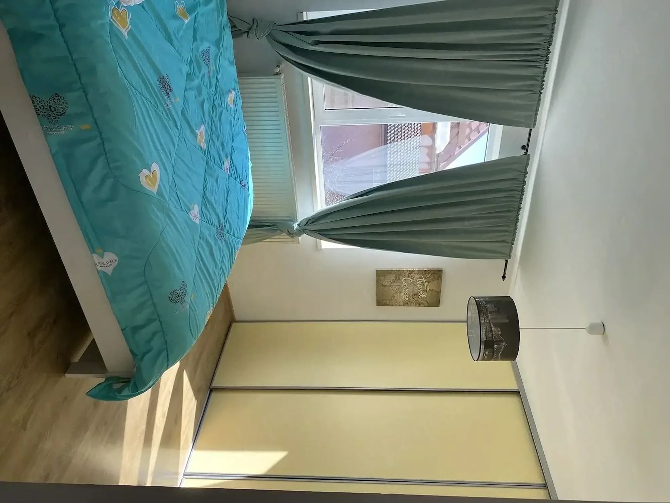 De închiriat Apartament 3 camere într-o vilă, zonă liniștită direct propietar - Poză 1