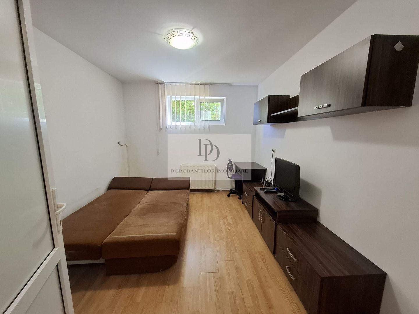 Apartament cu Potențial Investițional + Boxǎ | Zona Andrei Mureșanu - Poză 1