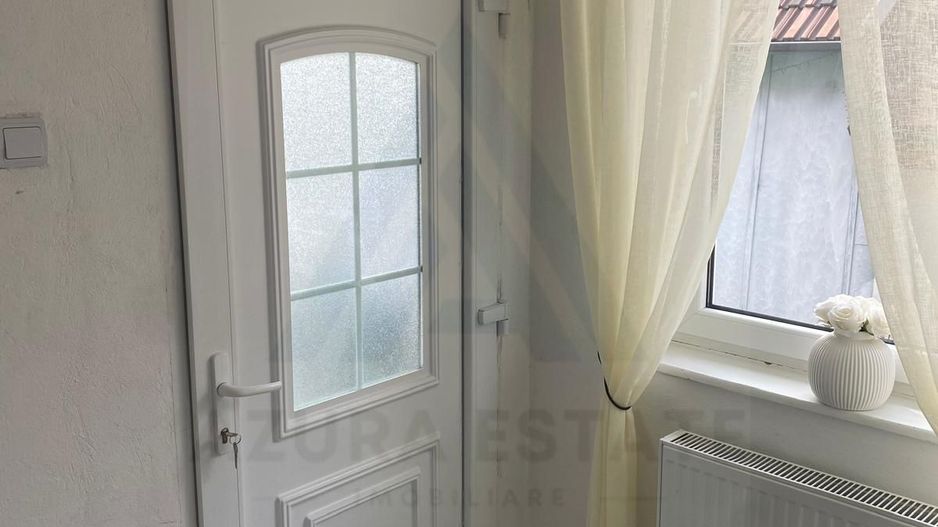 Casa renovata 250 mp utili si teren 935 mp in zona centrala Cisnadie - Poză 10