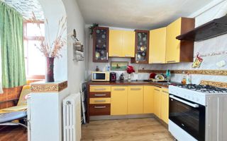 Apartament cu 3 camere | 2 bai | 69 mp | Cetate - Mercur - Poză 2