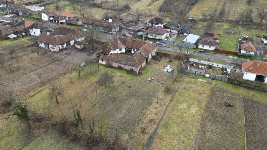 Casă impresionantă, cu anexe în Dezna-Moneasa! - Poză 39