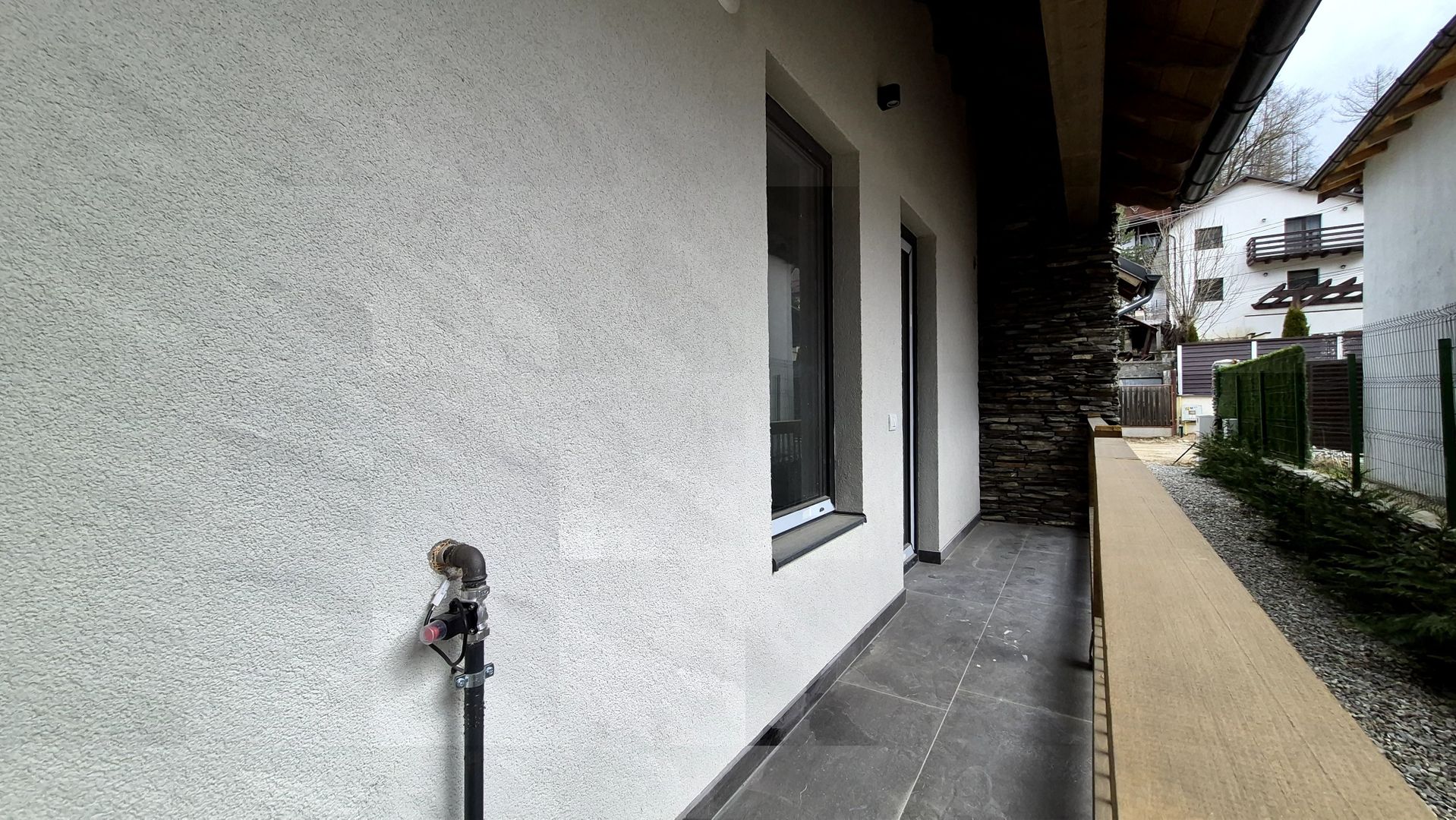 Apartament cu 2 camere 48,90 mp + 21,90 mp terasele + loc de parcare - Busteni - Poză 11