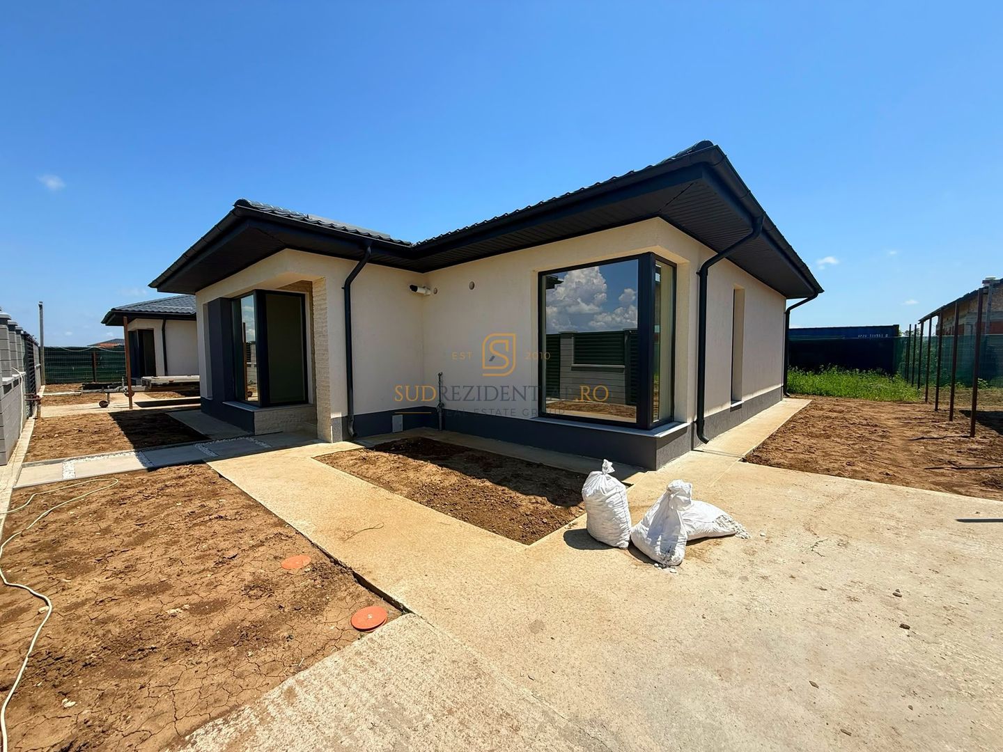 Casa individuala / 3 Camere / 2 Bai / Dressing - Poză 1